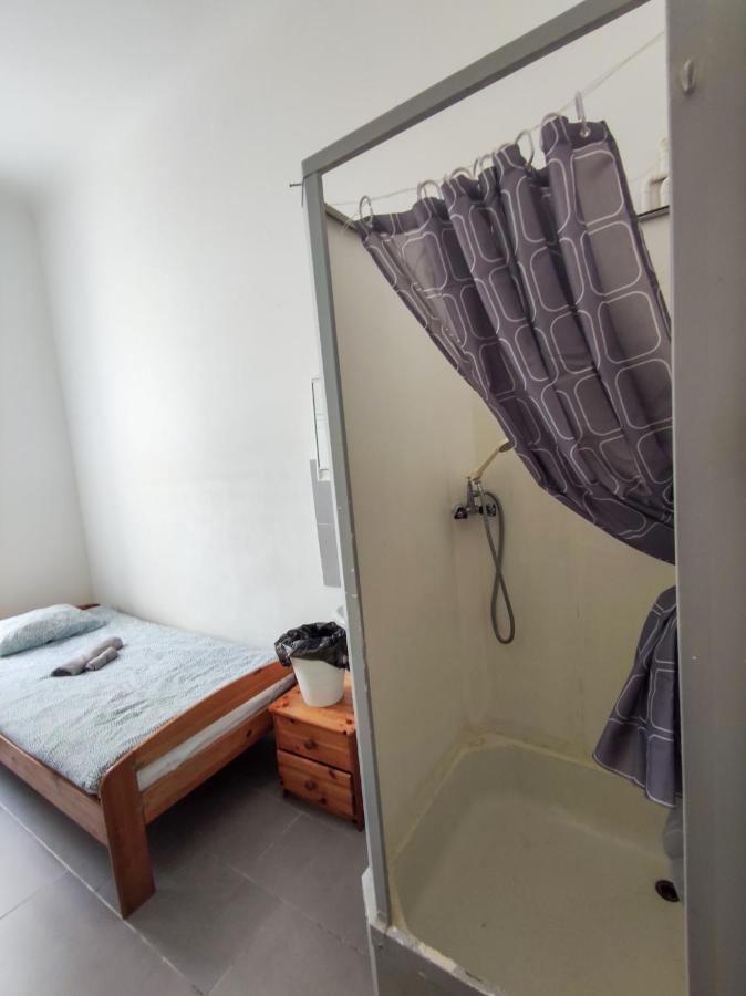 Room With Privat Shower In 3 Rooms Apartment Vienna Exterior photo